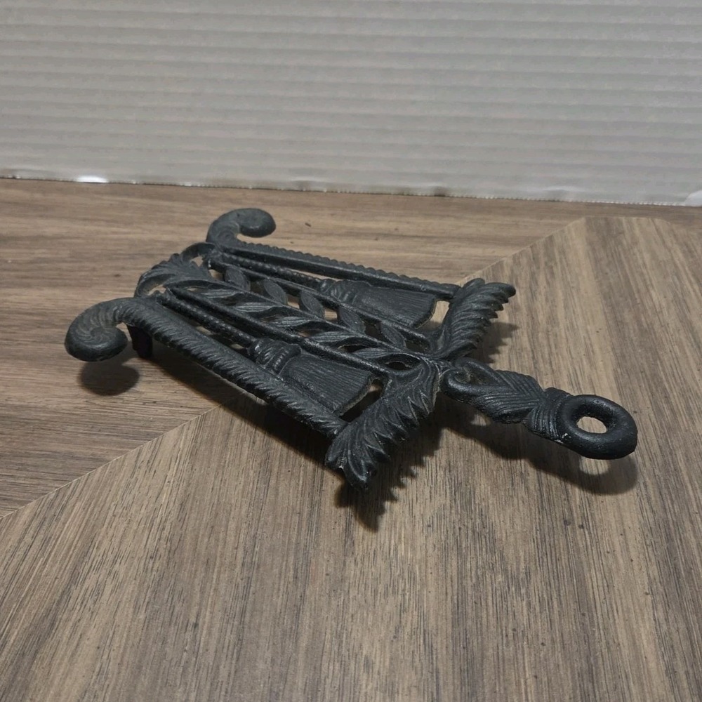 Black Matte Cast Iron Decorative Scroll Rectangle Trivet 8 x 5 in